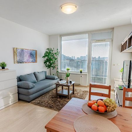 Sunny Apartment With Amazing Terrace On The 13Th Floor Near City Center Братислава Экстерьер фото